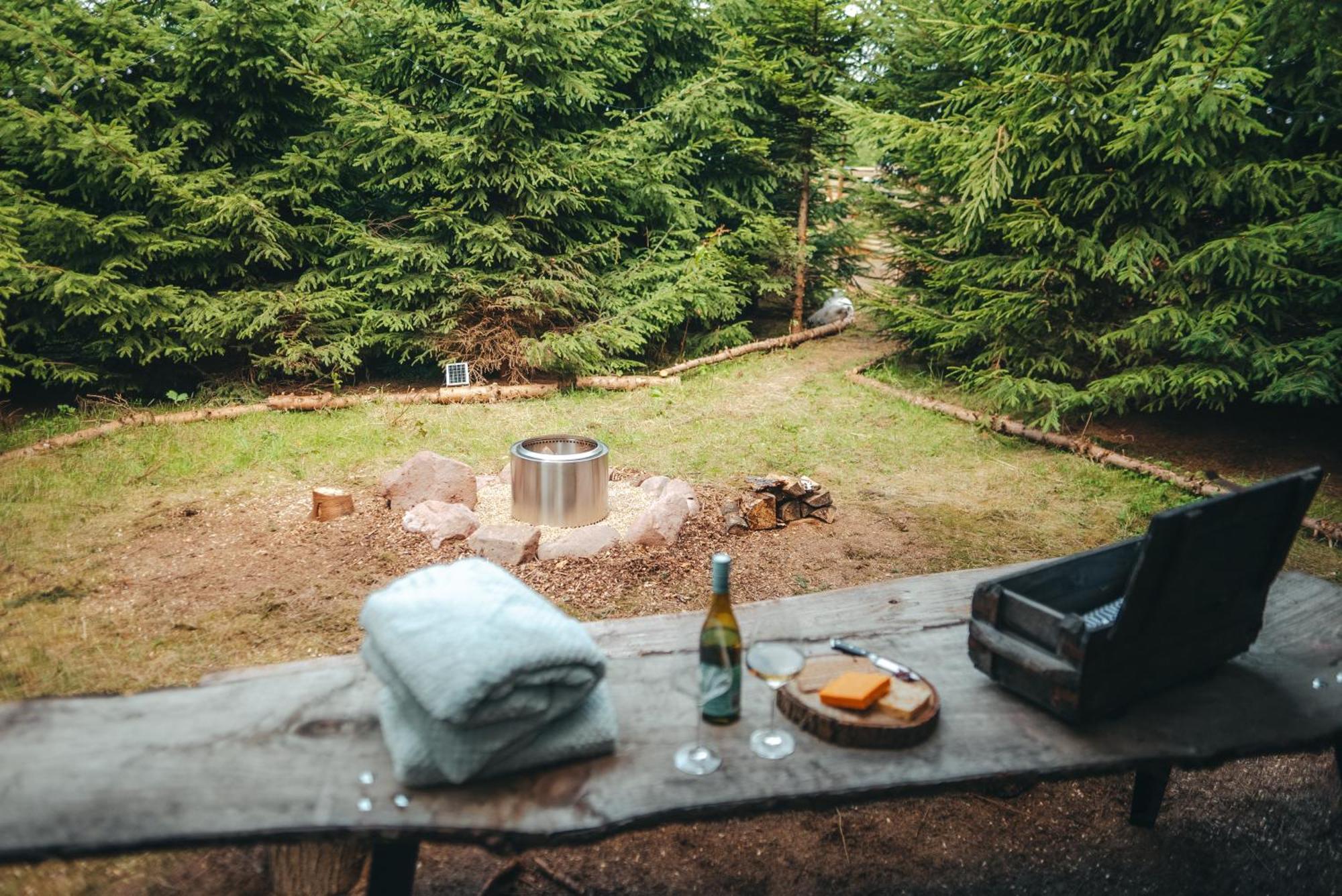 Cosy Forest Lodge Penrhos  Exterior photo